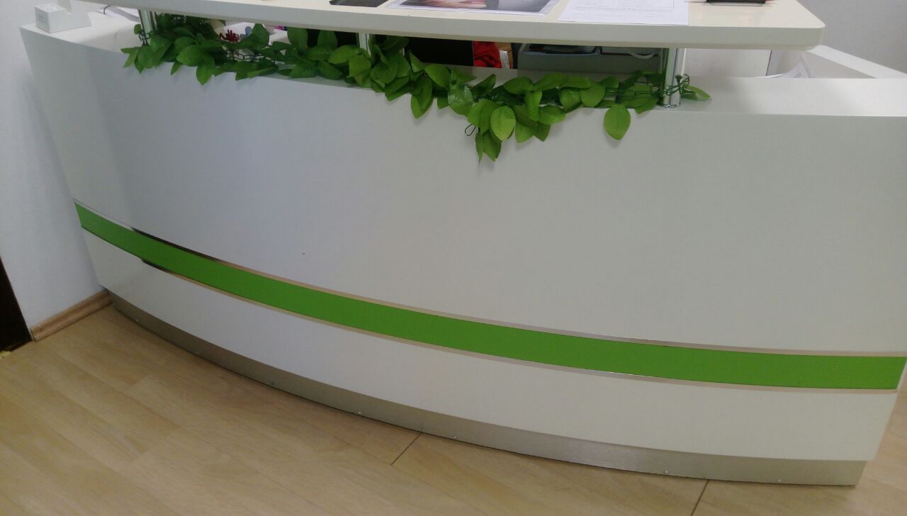 Стойки ресепшн